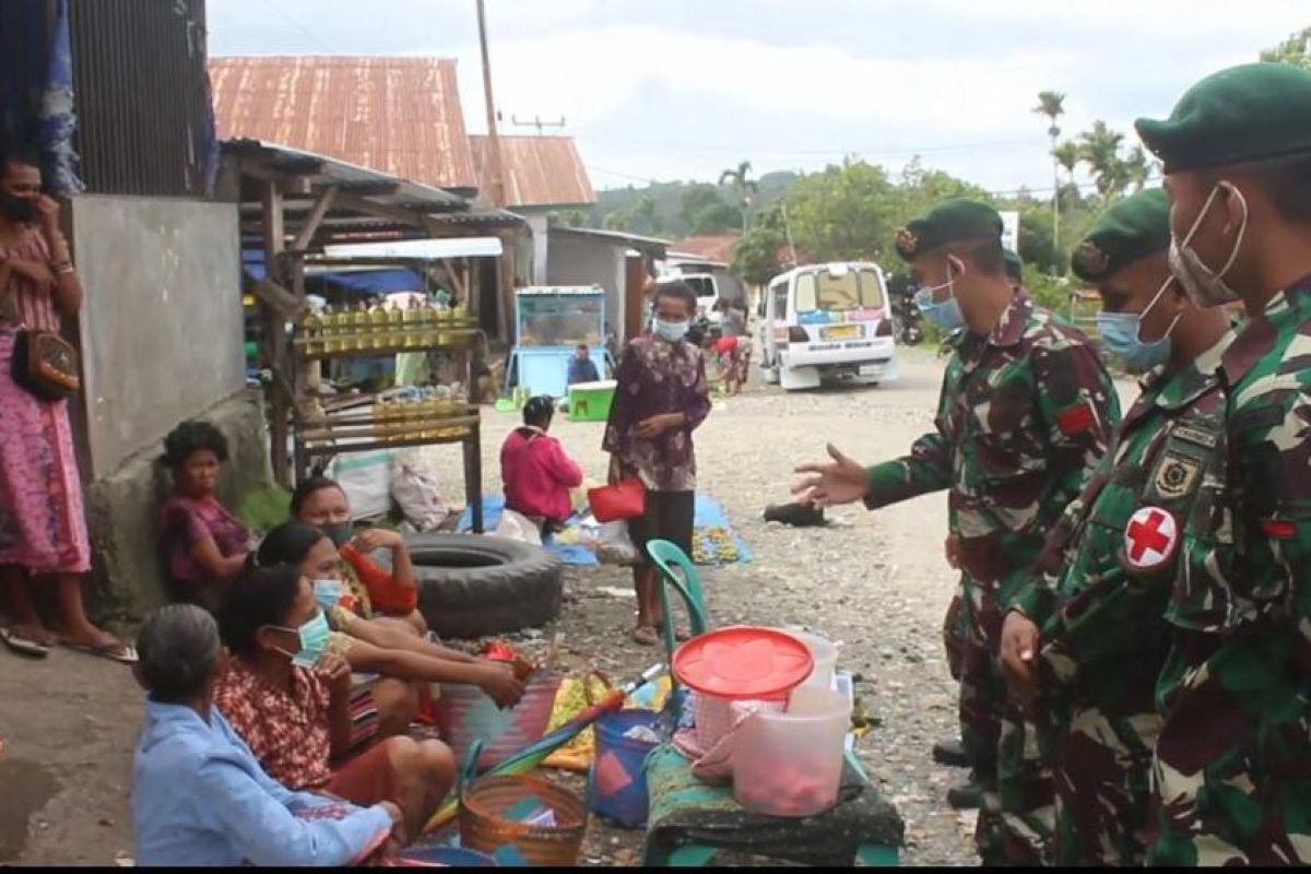 Satgas Pamtas RI-Timor Leste intensif berpatroli sosialisasi prokes