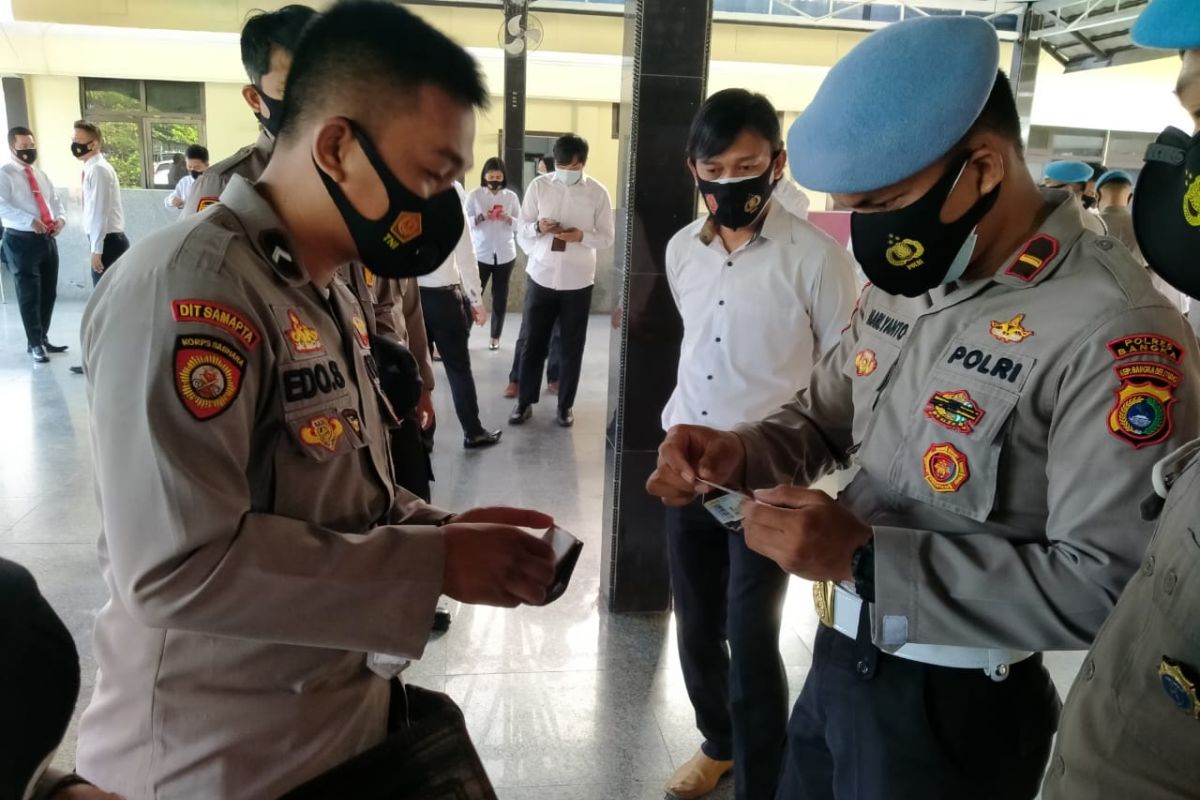 Propam Polres Bangka periksa kelengkapan personel