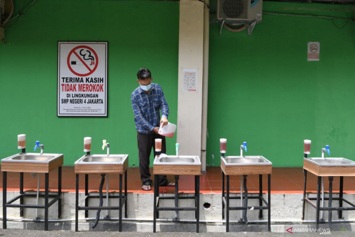 20 sekolah di Jakarta Barat siap belajar tatap muka