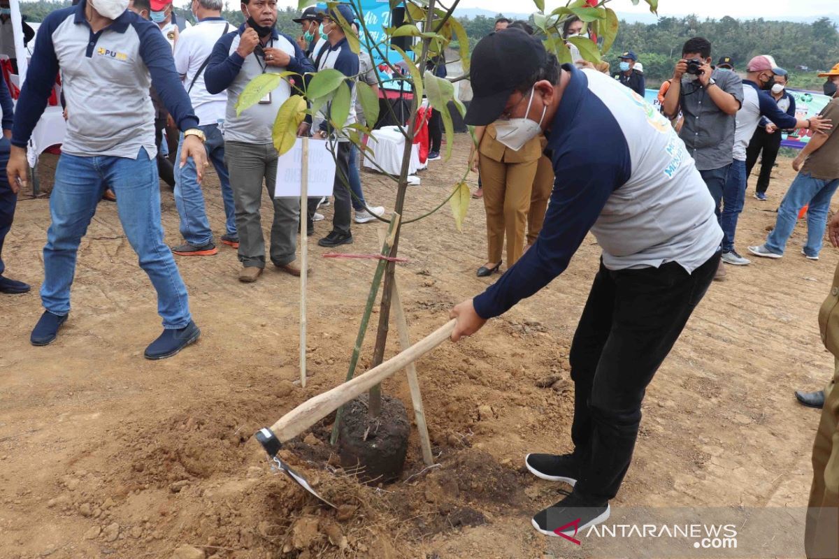 Buleleng tanam 300 pohon di Bendungan Tamblang pada Hari Air Dunia