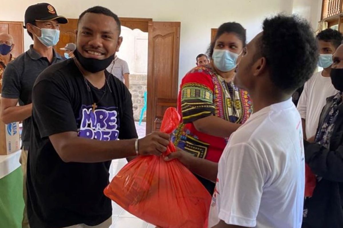 IMMAPA Bali salurkan bantuan sosial pada pelajar/mahasiswa Papua