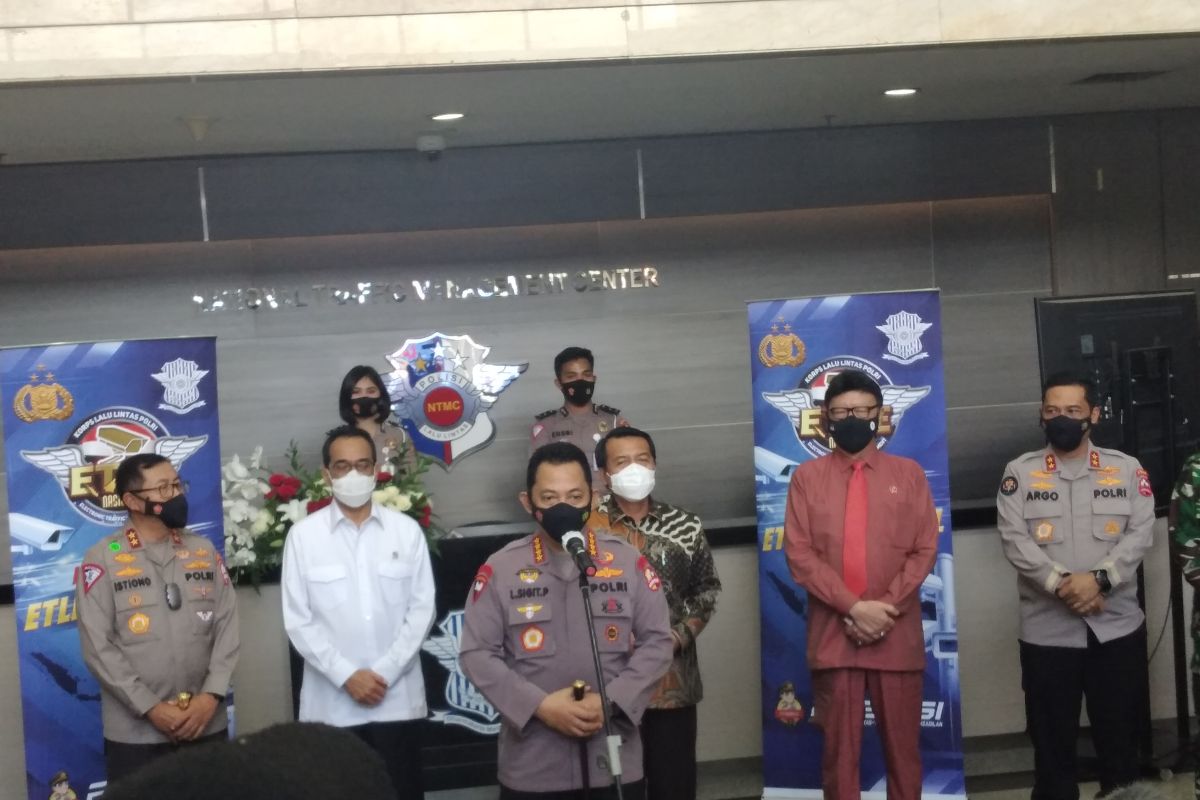 Kapolri Listyo Sigit pimpin peluncuran tilang elektronik nasional