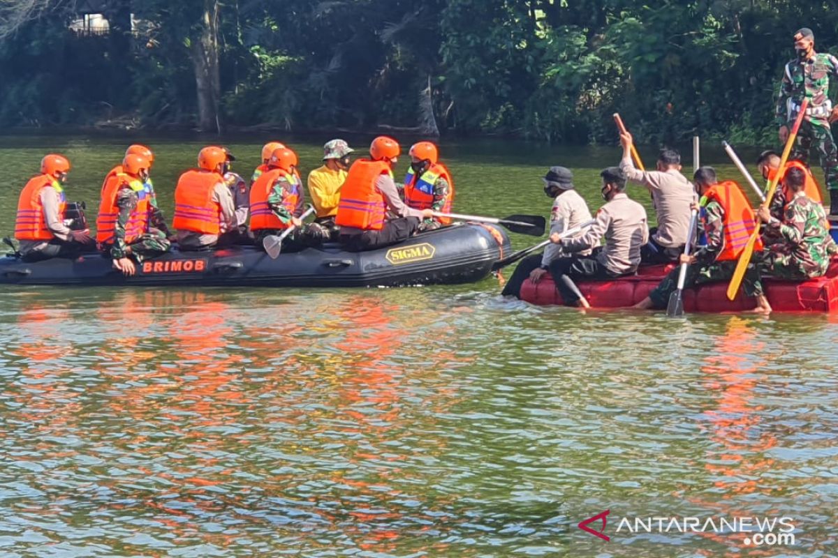 Brimob-Yonkav gelar latihan SAR gabungan di Danau Situ Baru Cibubur