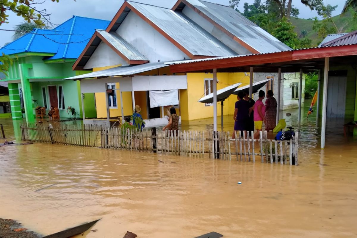 Wilayah barat Kabupaten Gorontalo Utara terendam banjir