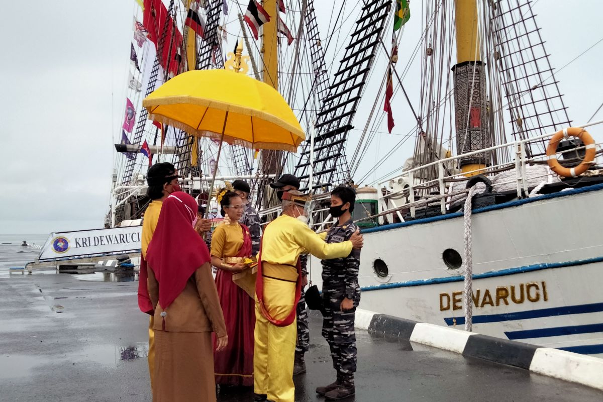 KRI Dewaruci sandar di Dermaga Lantamal XIII Tarakan