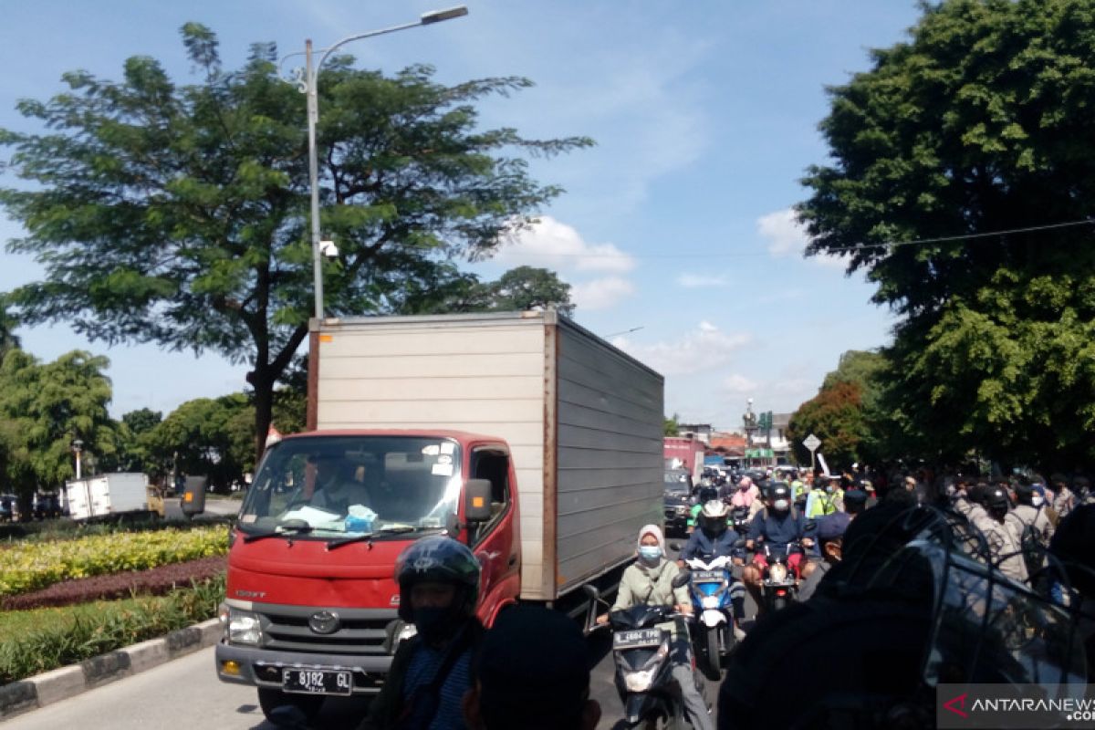 Sidang Rizieq Shihab, lalu lintas di depan PN Jaktim tersendat