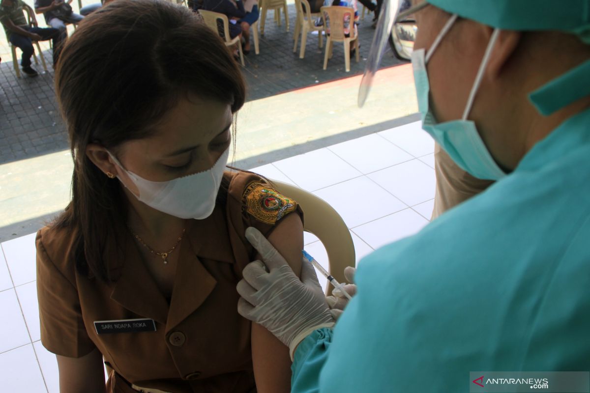 Kota Kupang gelar vaksinasi massal bagi lansia dan pejabat publik