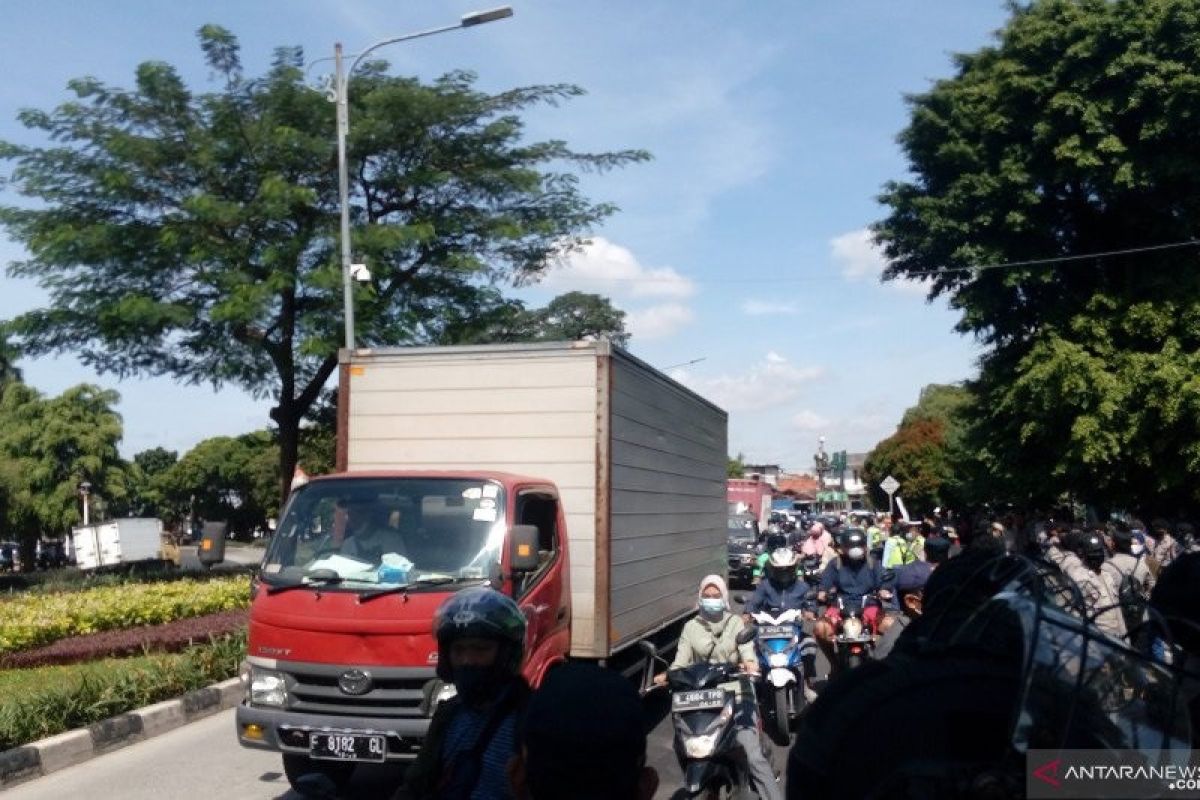 Sidang Rizieq Shihab, arus lalu lintas di depan PN Jaktim tersendat