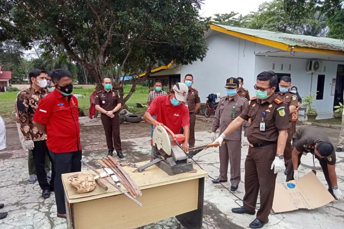 Kejaksaan Negeri Langkat musnahkan sabu-sabu dan ganja dan barang rampasan