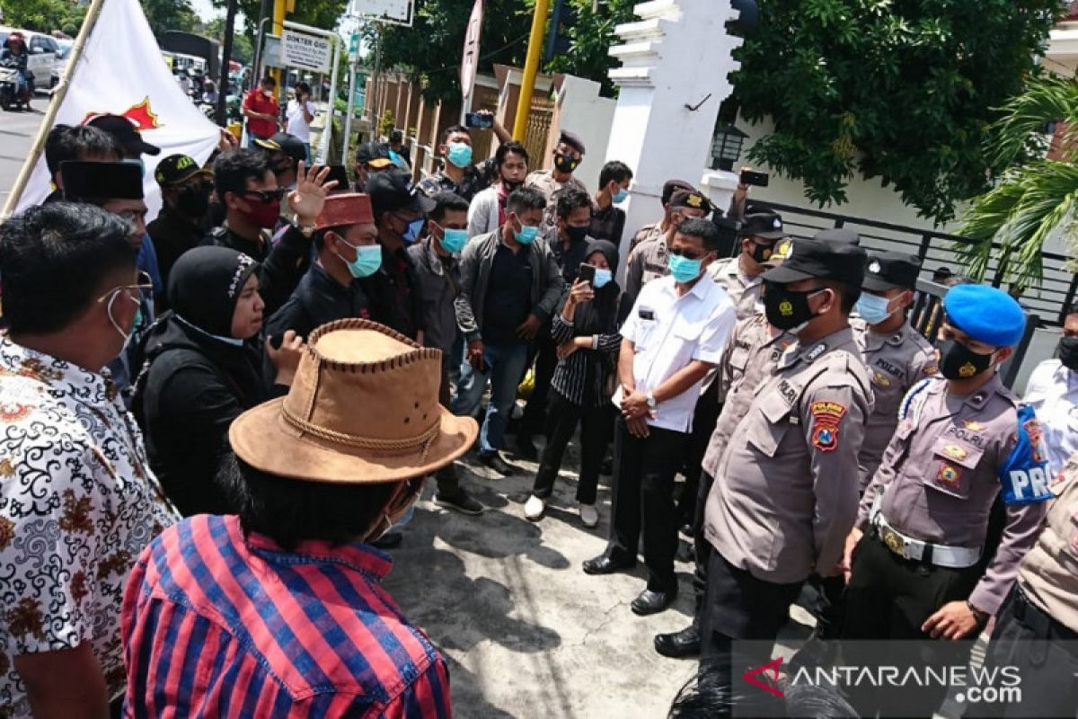 Warga minta dugaan korupsi Dana Desa diusut