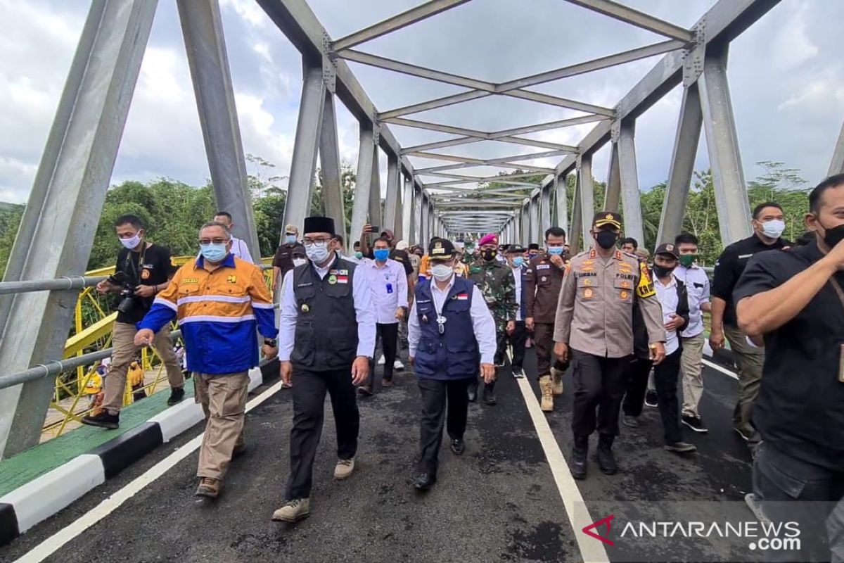 Ridwan Kamil: Jembatan Cibuni penghubung Sukabumi-Cianjur dongkrak ekonomi warga