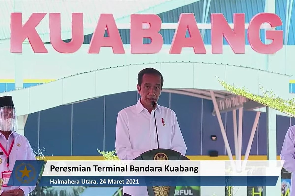 President Jokowi inaugurates Kuabang Airport's passenger terminal