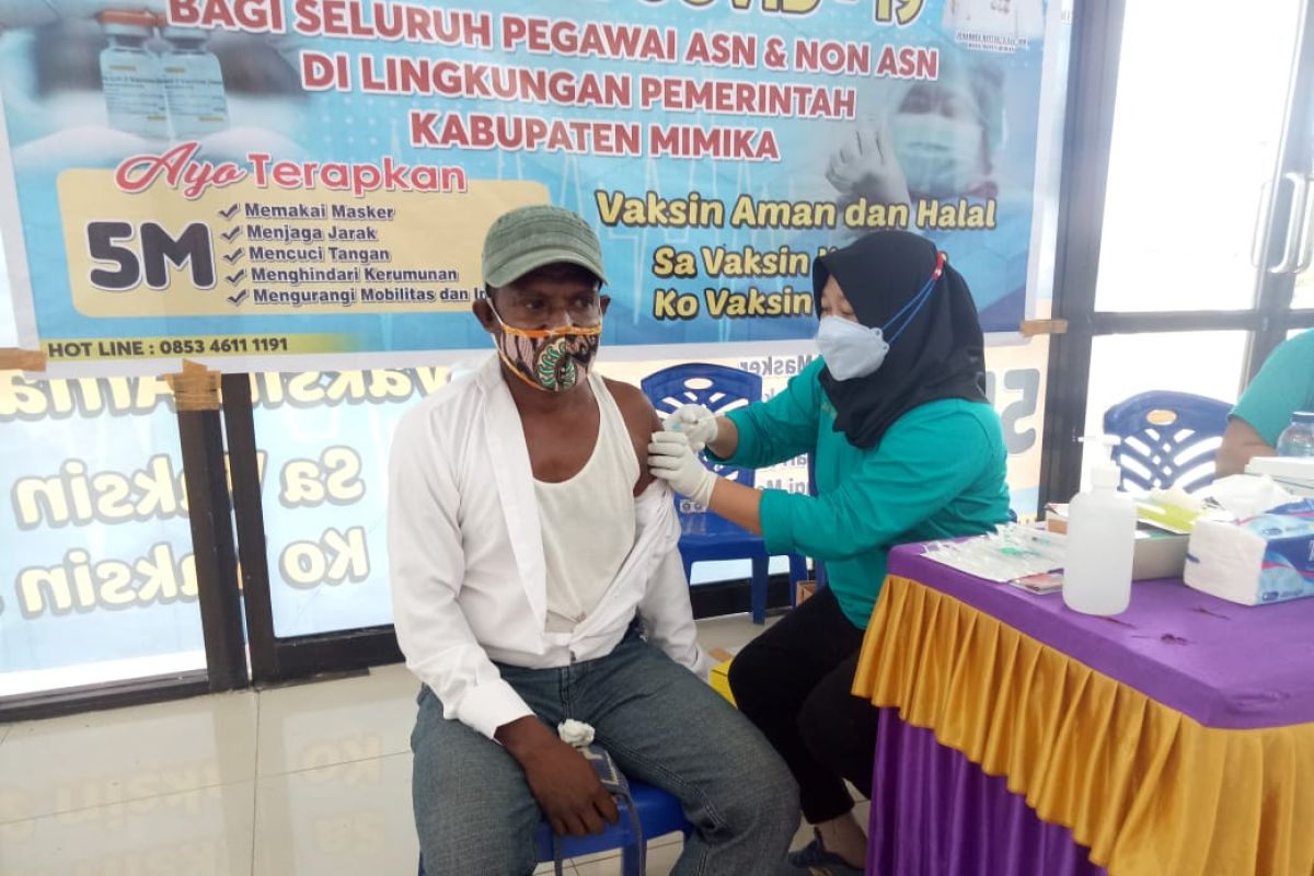 1.500 pegawai Pemkab Mimika mulai terima vaksinasi COVID-19