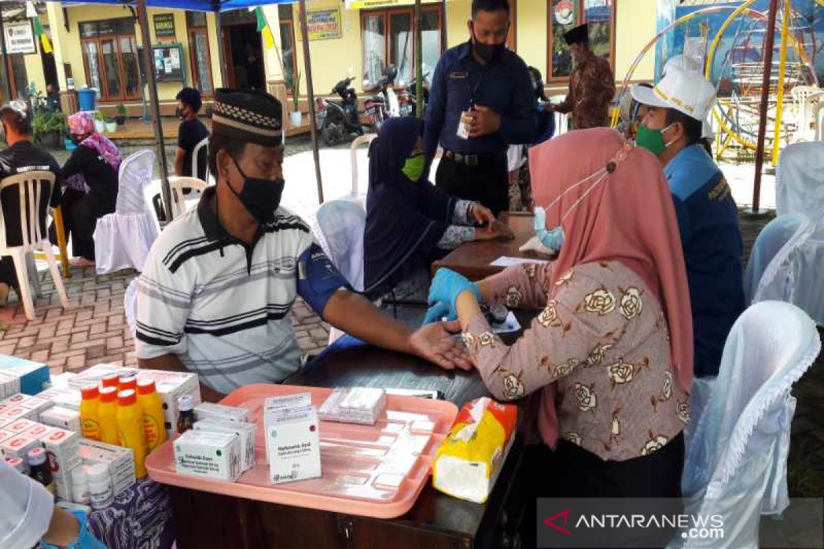 Politeknik Bumi Akpelni Semarang gelar pengobatan gratis di Temanggung