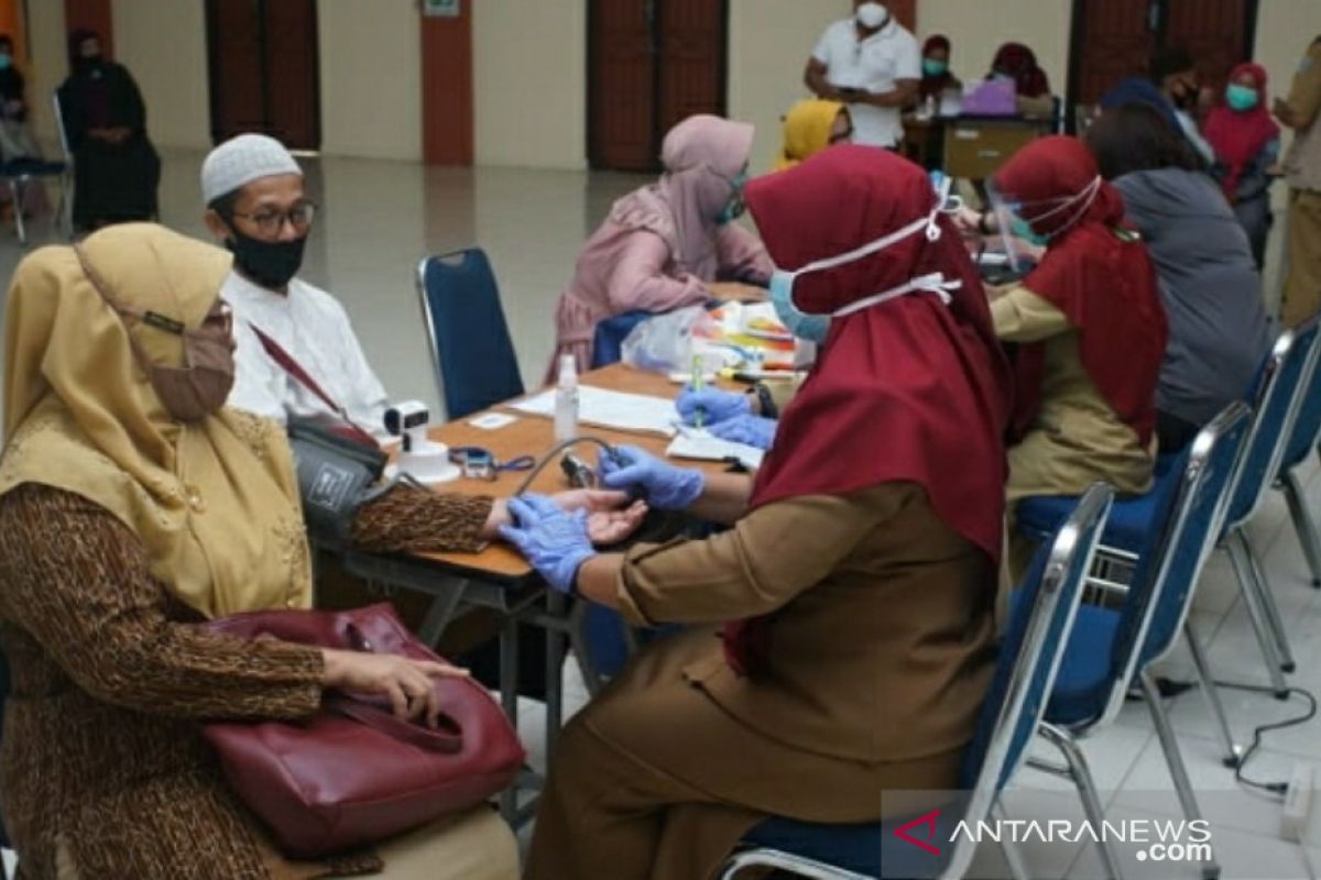 Calon jamaah haji Bangka Barat di vaksinasi COVID-19