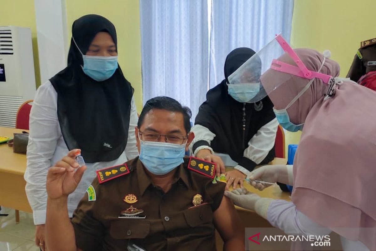Kajari Aceh Timur ajak masyarakat jangan khawatir divaksin COVID-19
