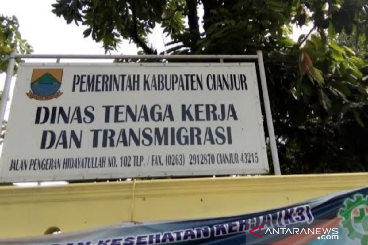 Disnakertrans Cianjur tangani 60 kasus TKI ilegal satu tahun terakhir