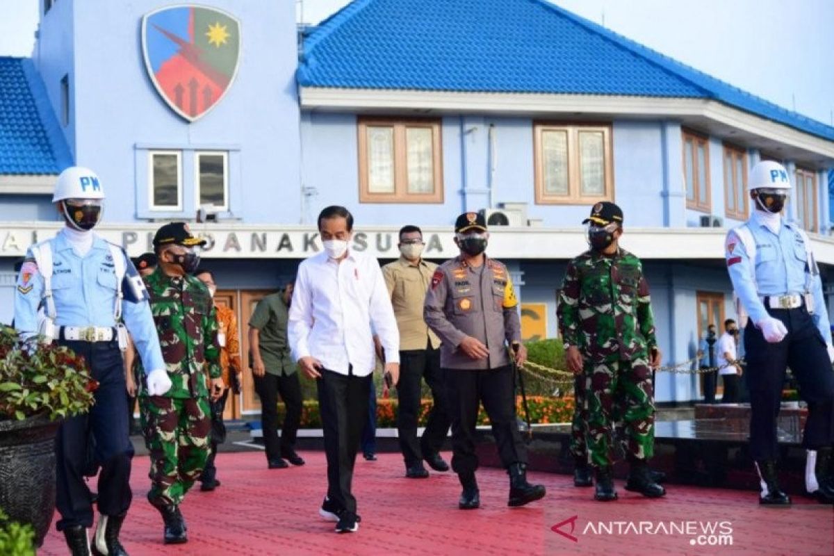 Presiden Joko Widodo tegaskan bangun infrastruktur untuk bangun peradaban