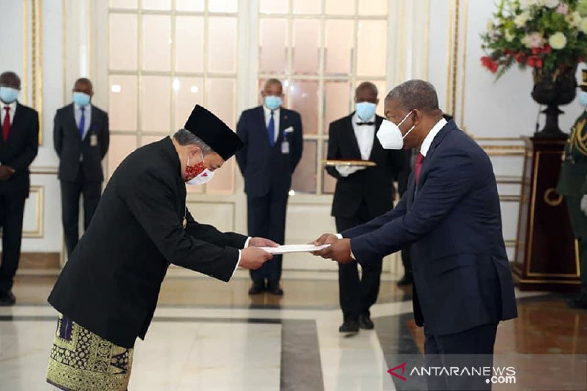 Dubes RI serahkan surat kepercayaan kepada Presiden Angola