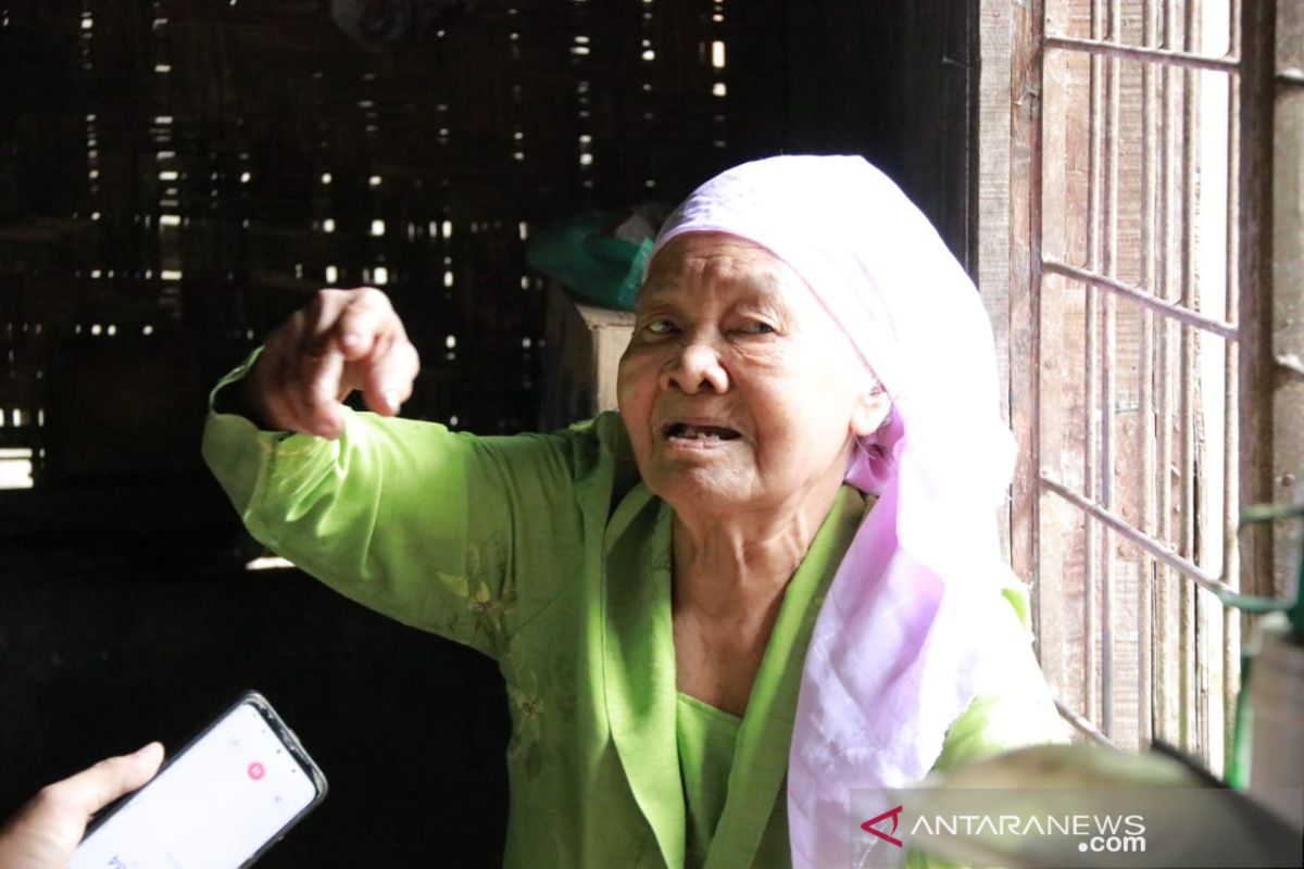 Dinas PKPPR bedah rumah janda  lansia di Medan Denai