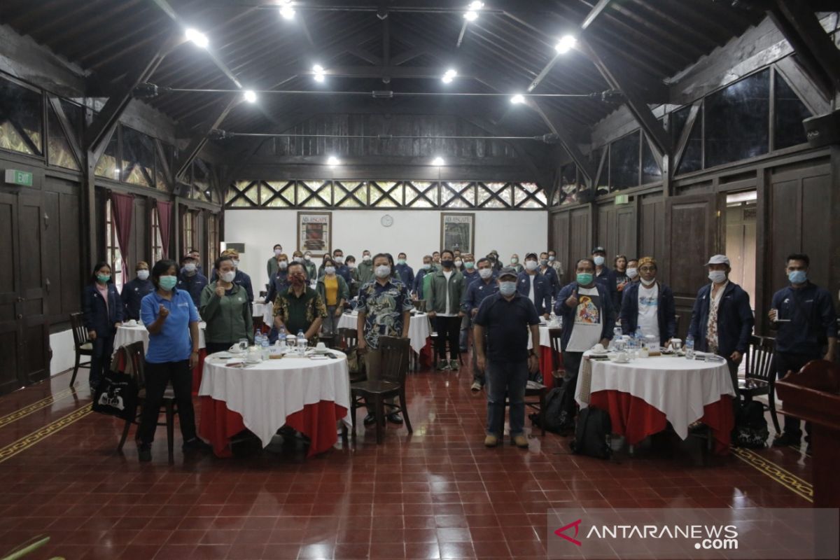 BOPLBF ajak petani kopi Manggarai studi banding di  pulau Jawa