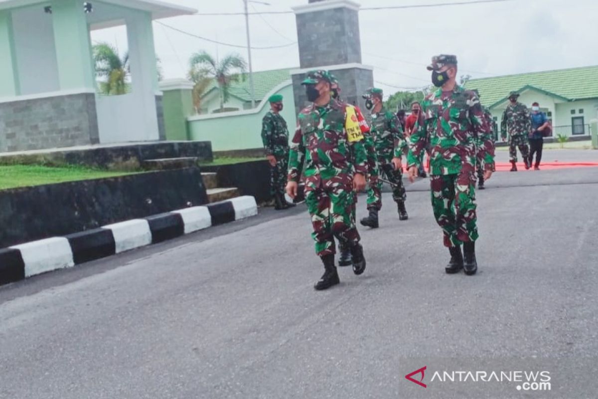 Brigjen TNI Sulistiyono Tinjau Kegiatan TMMD di Bangka Barat