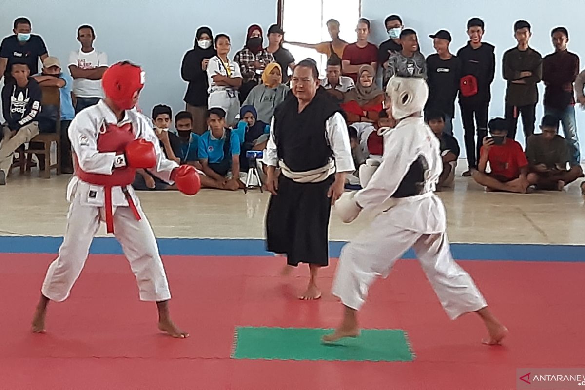 Kendari Juara Umum Cabor Kempo di POPDA II Sultra