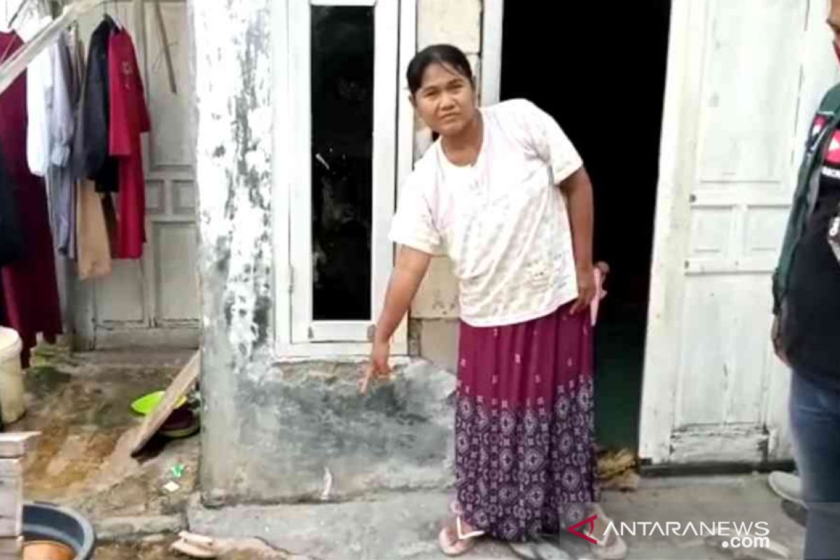 Warga Bekasi dihebohkan temuan bayi di halaman rumah warga