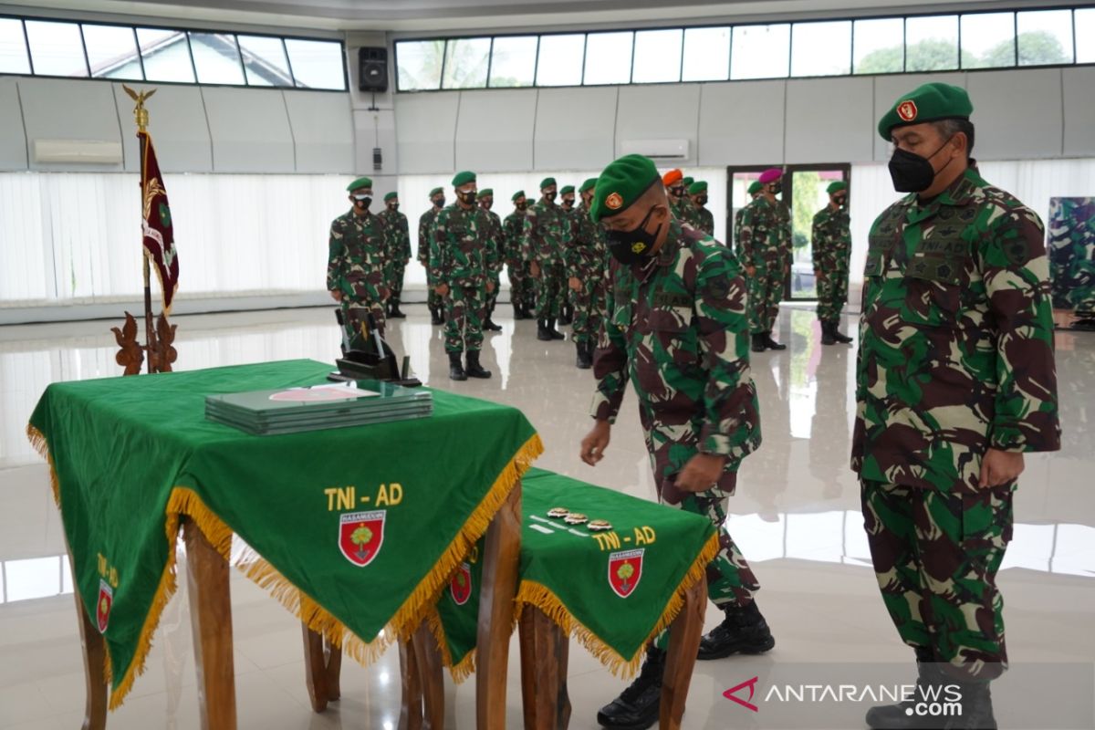 Pangdam Hasanuddin tekankan pentingnya komunikasi  untuk jaga persatuan