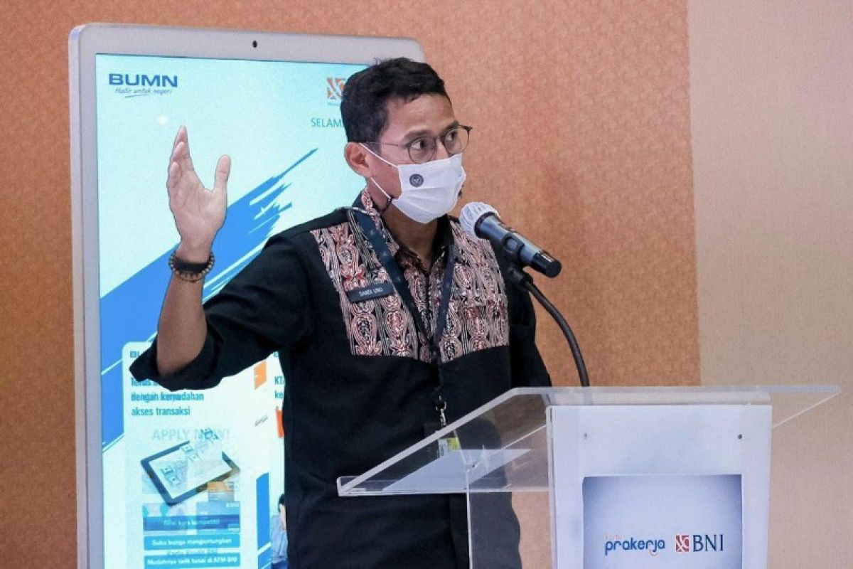 Menparekraf luncurkan Program Kartu Prakerja pelaku Parekraf di Toba