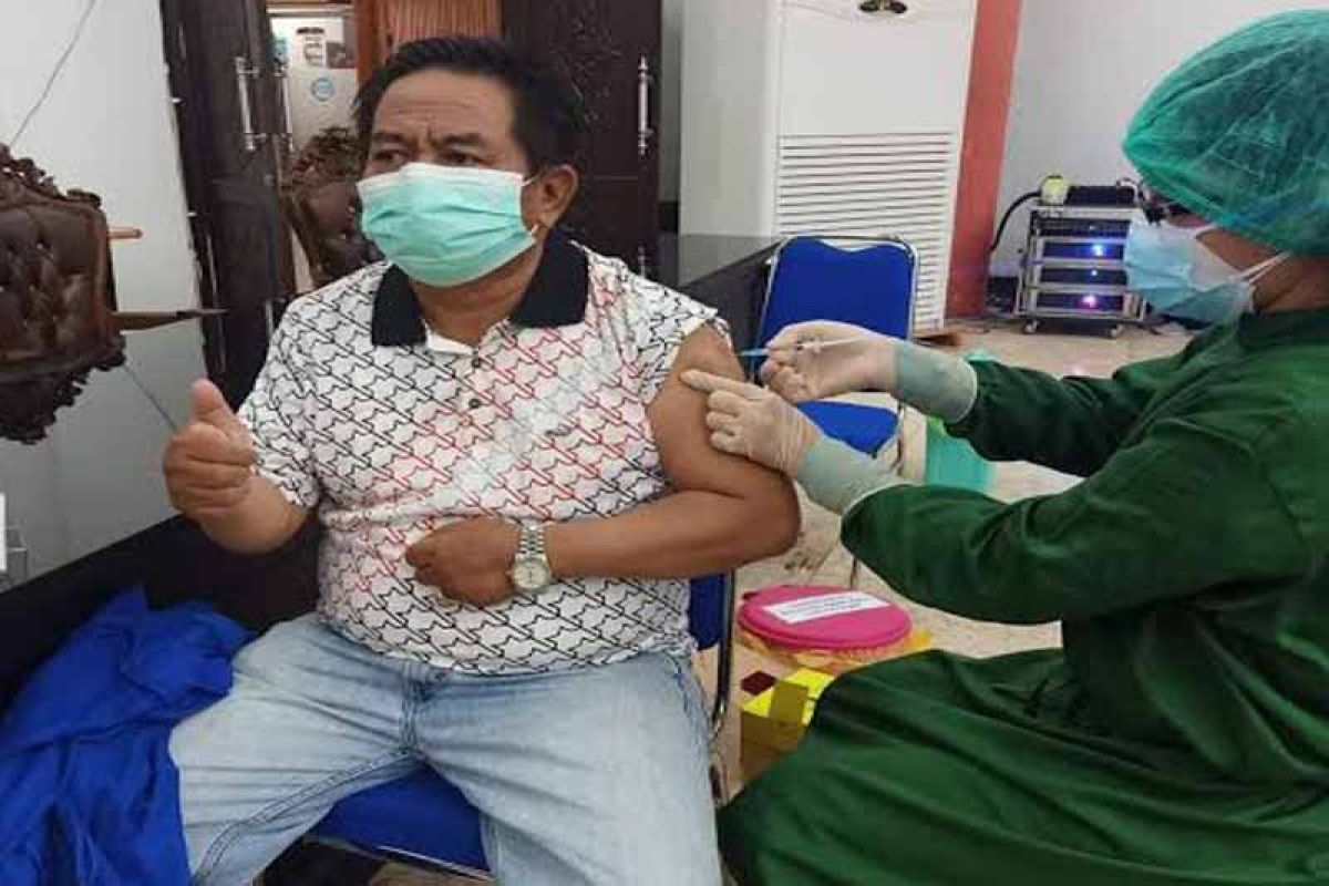 Legislator minta pedagang di Palangka Raya jangan takut divaksin