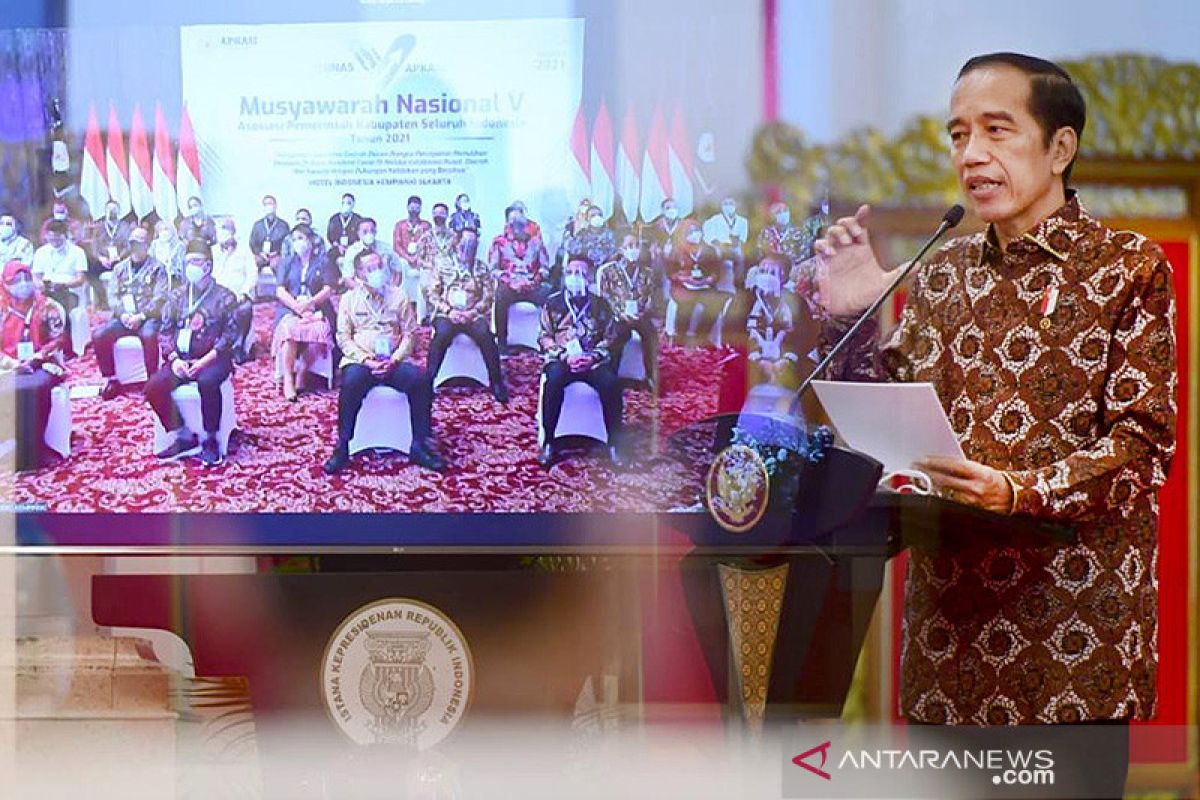 Pesan Presiden Jokowi ke para bupati: Anggaran jangan diecer