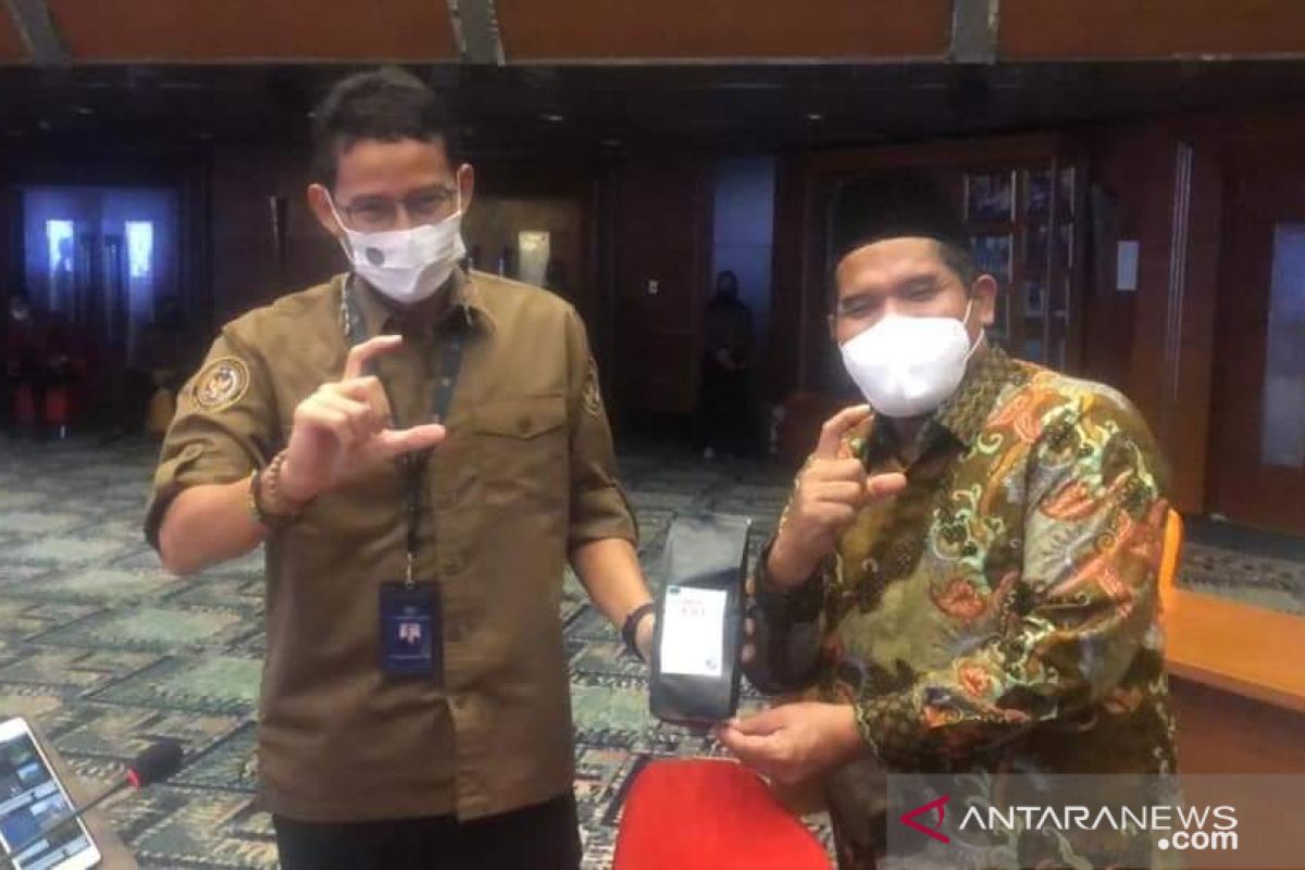 Bupati Sarkawi kenalkan wisata kopi Gayo ke Sandiaga Uno