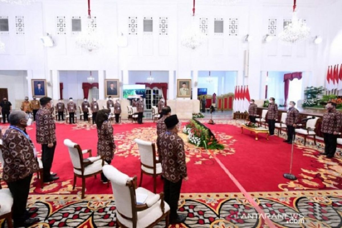 Presiden Joko Widodo wajibkan bupati gunakan produk lokal untuk proyek pemerintah