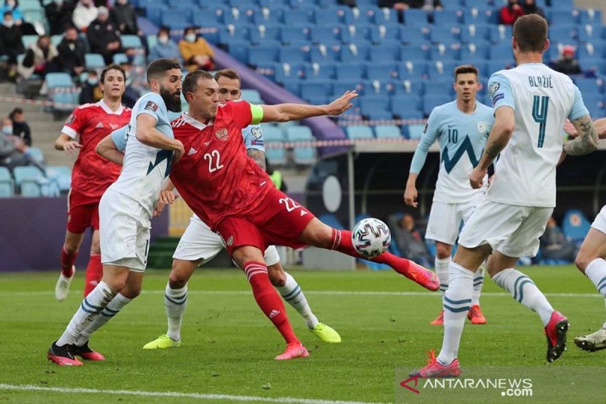 Dua gol Artem Dzyuba bawa Rusia menang atas Slovenia 2-1