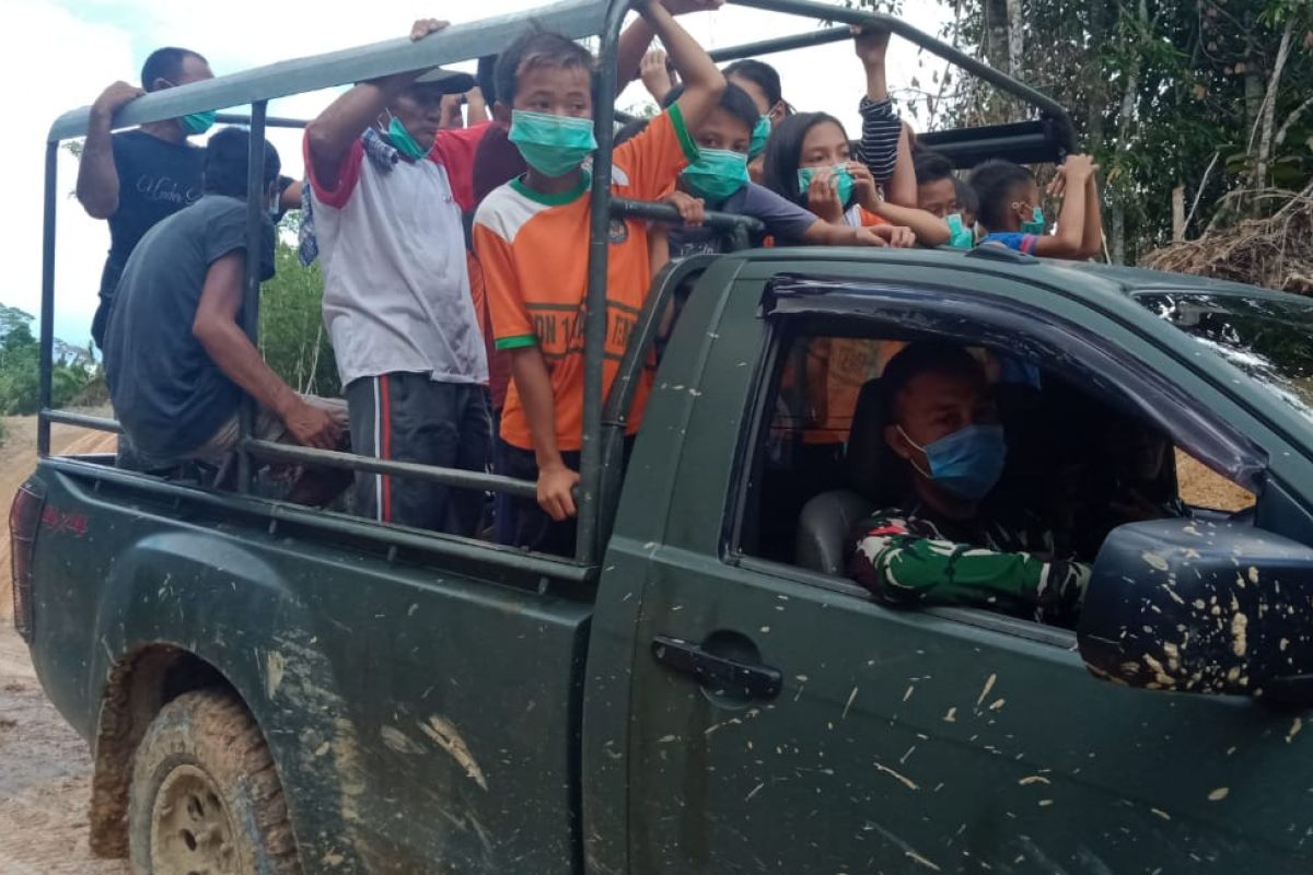 Praka Cukro seorang supir andalan lokasi TMMD spesialis pada medan berat