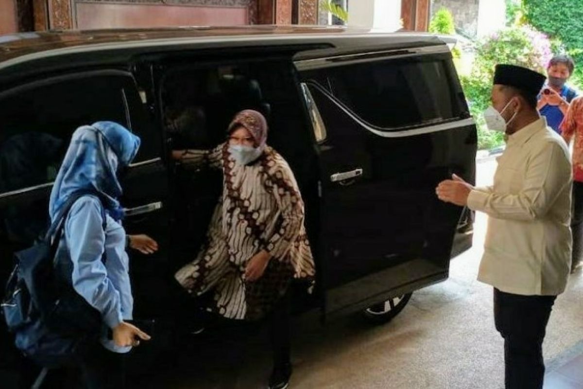 Mensos Risma dorong Pemkab Gresik rampungkan DTKS