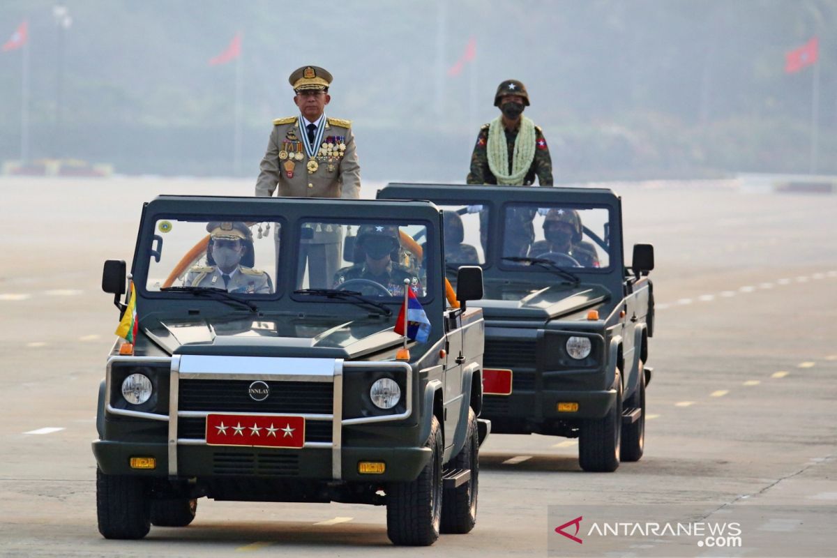 Pemrotes Myanmar terus menentang militer