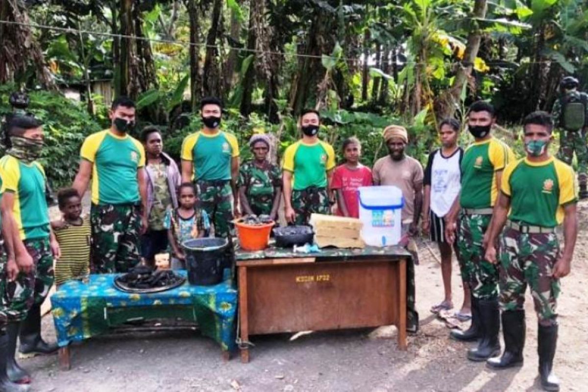 Satgas TNI ciptakan alat penjernih air bersih untuk warga pegunungan Kurima