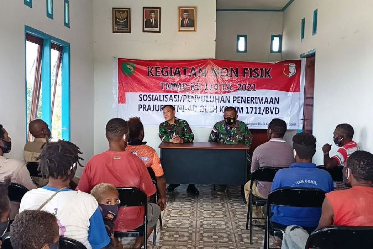 Tim Wasev TNI AD sosialisasikan penerimaan TNI di distrik Kawagit