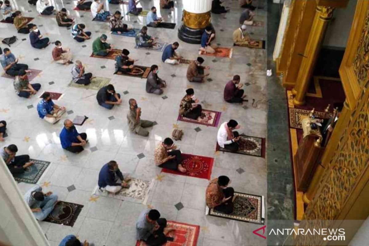 MUI Bekasi anjurkan shalat tarawih berjamaah tidak digelar di zona merah