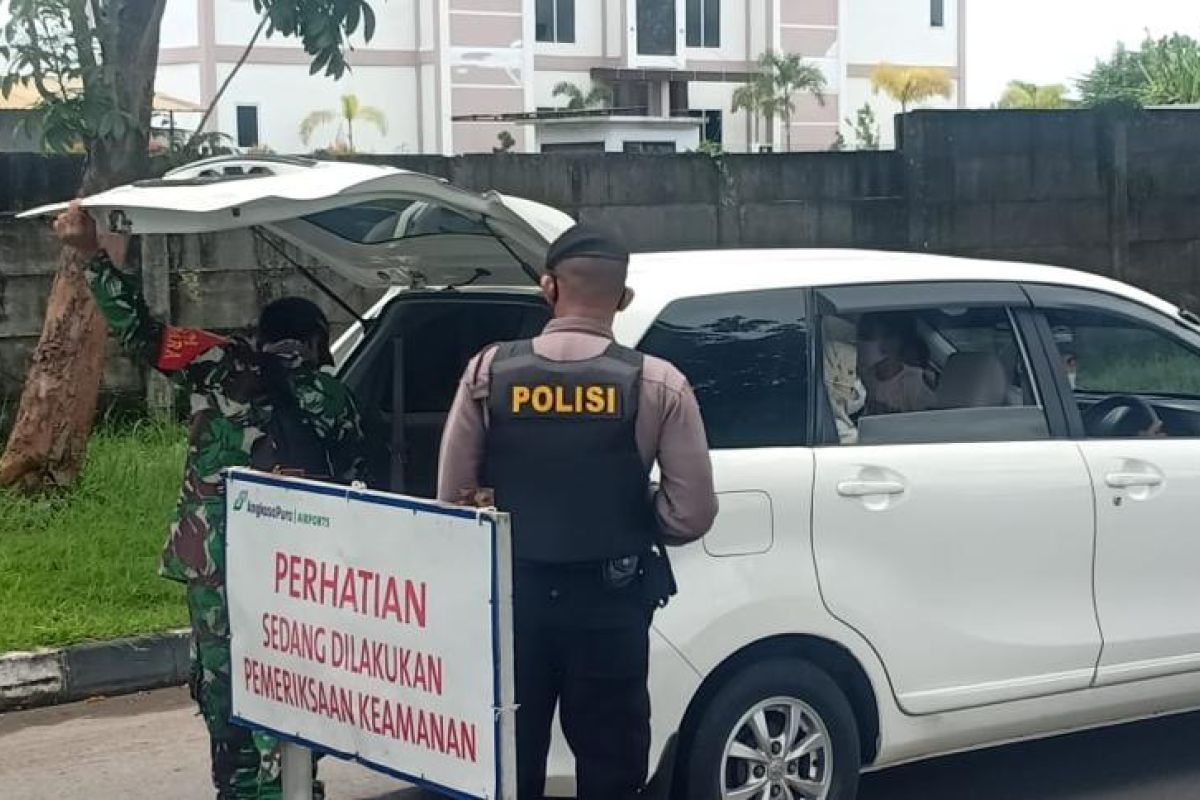 AP I meningkatkan keamanan bandara pascapengeboman rumah ibadah