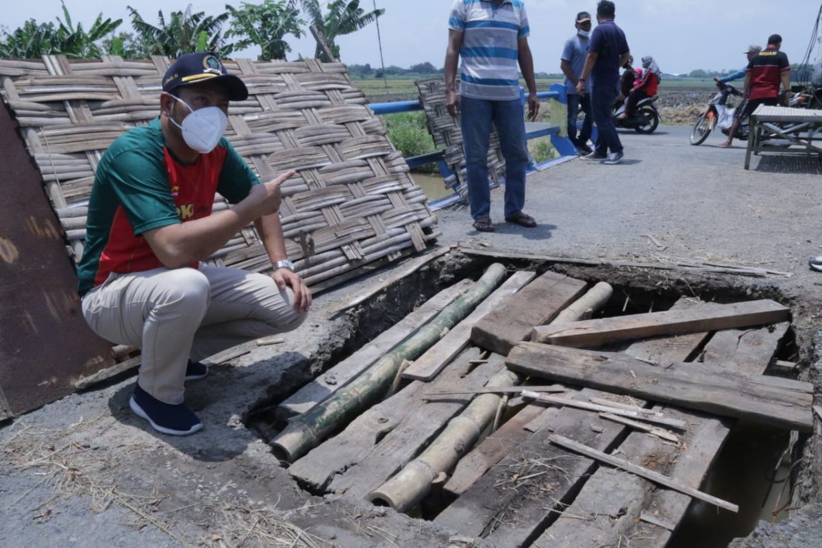 Pemkab Sidoarjo perbolehkan  perbaikan jembatan dari dana PIWK