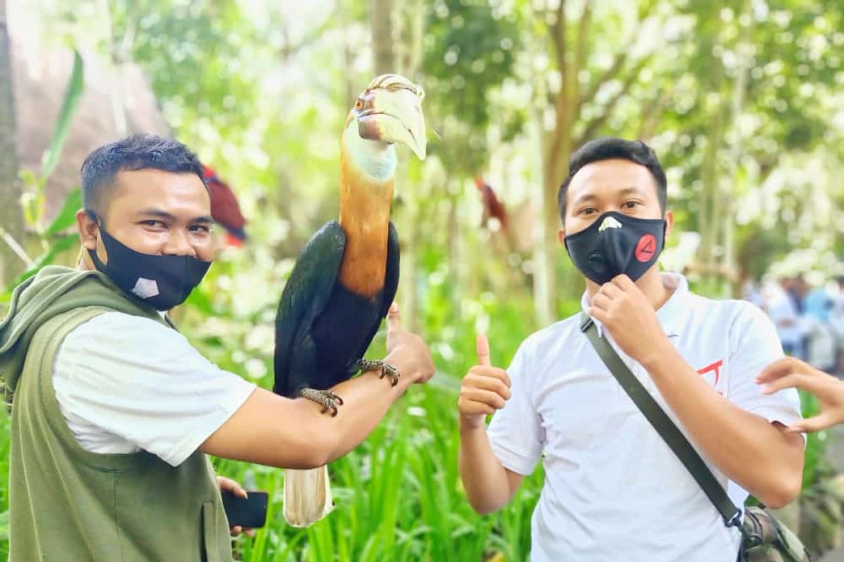 Humas Polda NTB "media gathering" di Kebun Binatang Lombok Wildlife Park