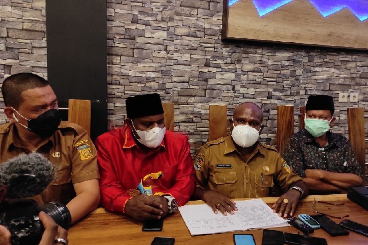 Tokoh lintas agama Papua minta usut tuntas kasus bom bunuh diri Makassar