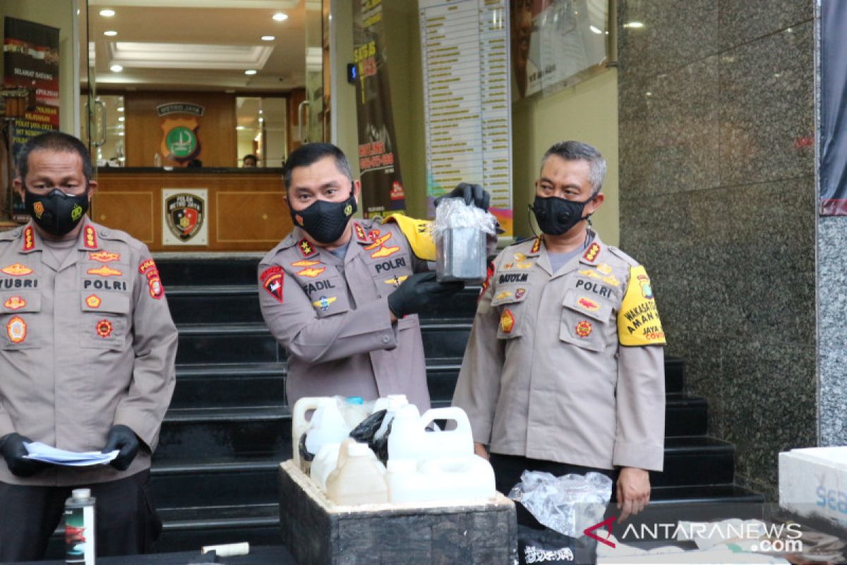 Densus 88 tangkap 4 tersangka teroris di Bekasi dan Condet
