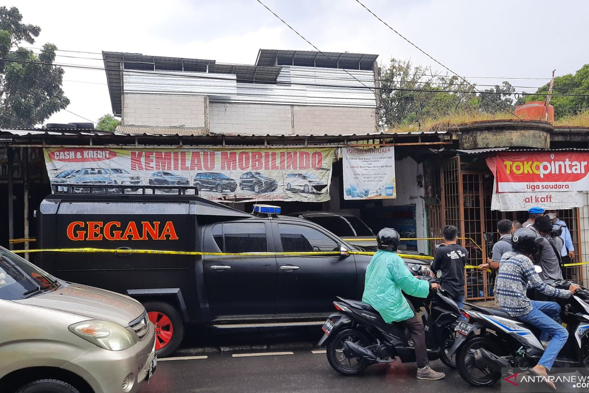 Polisi amankan lokasi penangkapan dua terduga teroris di Condet Jakarta Timur