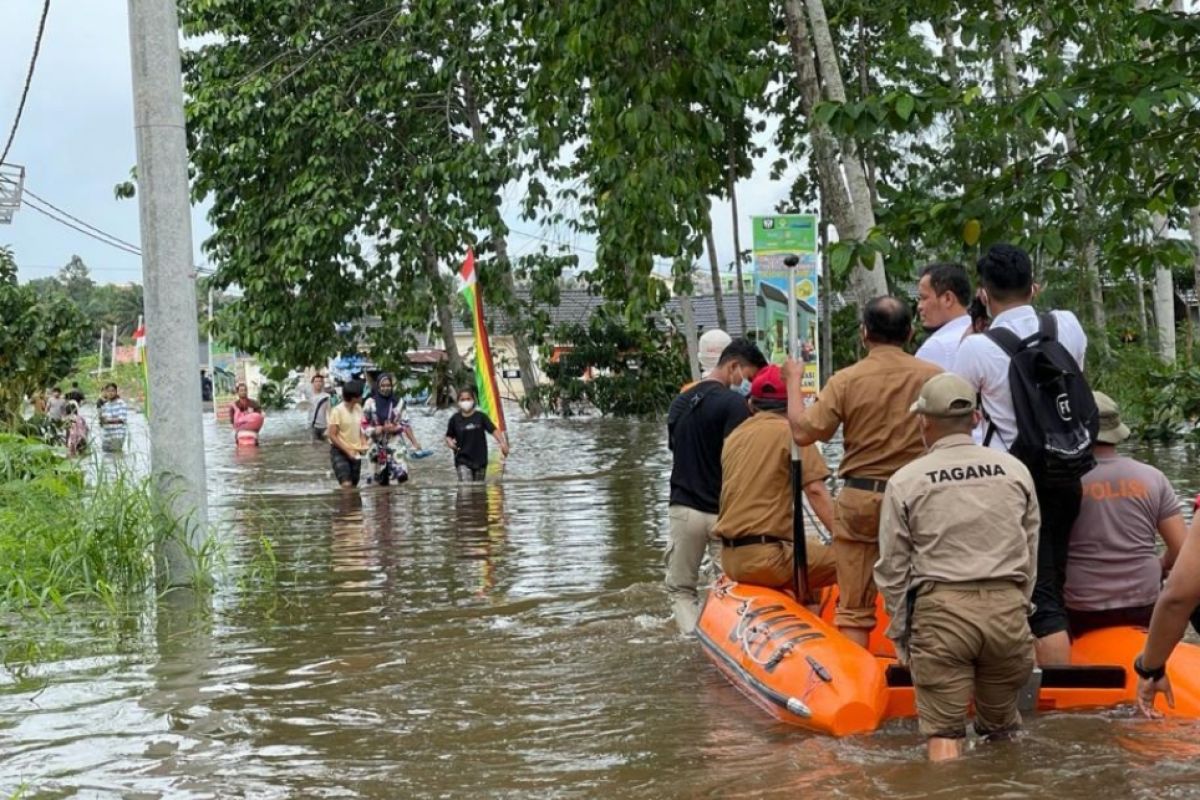 Waka DPRD Riau desak Pemko Pekanbaru berikan solusi jangka panjang atasi banjir