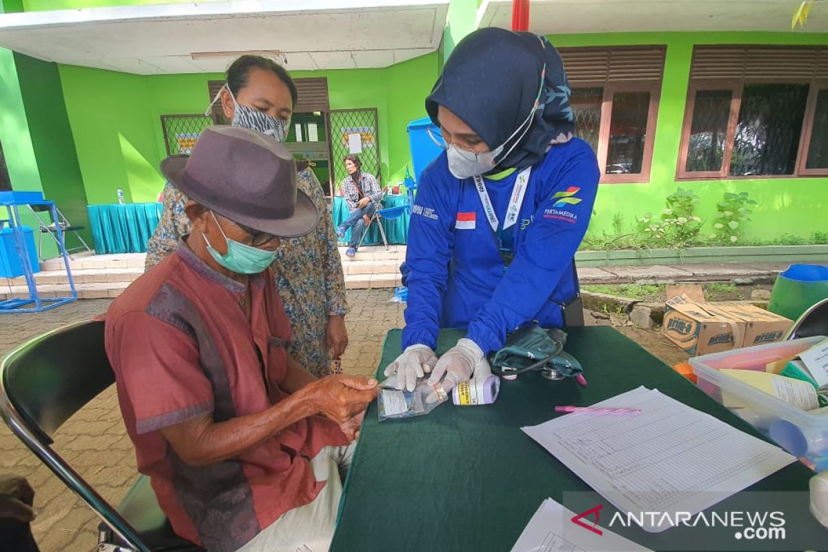 Pertamina buka posko layanan kesehatan bagi warga Balongan