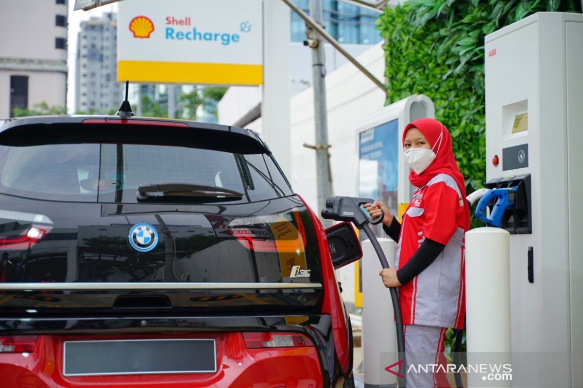 Shell Indonesia memperkenalkan stasiun pengisian  pertama